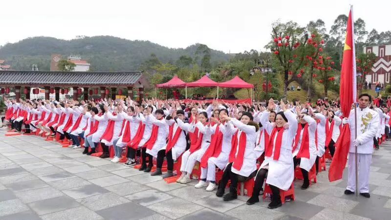 乳源瑤族自治縣劇團，傳承與創(chuàng)新并行，瑤族文化魅力展現(xiàn)舞臺